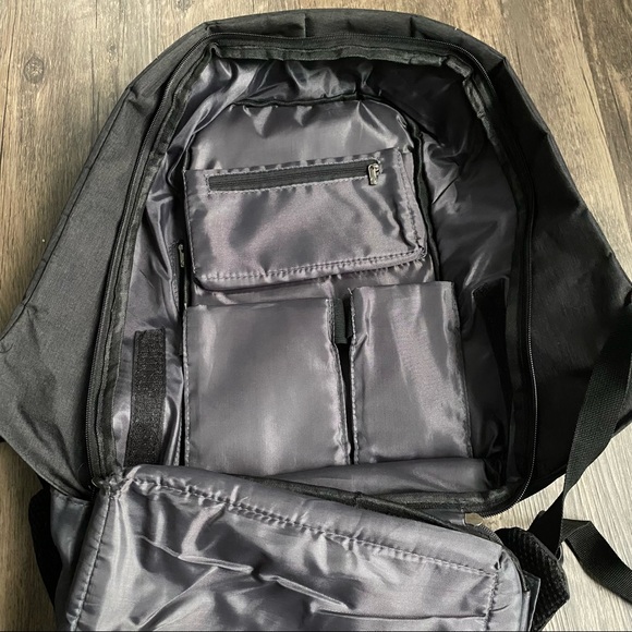 NWOT laptop / camera bag backpack. - Picture 8 of 12